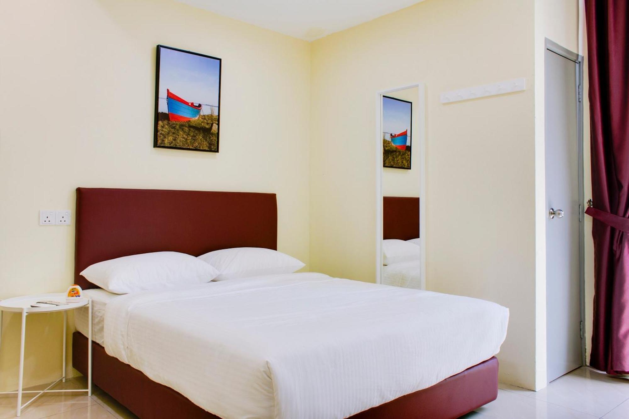 Oyo 90090 Roselyn Inn 2 Пасир Гуданг Екстериор снимка