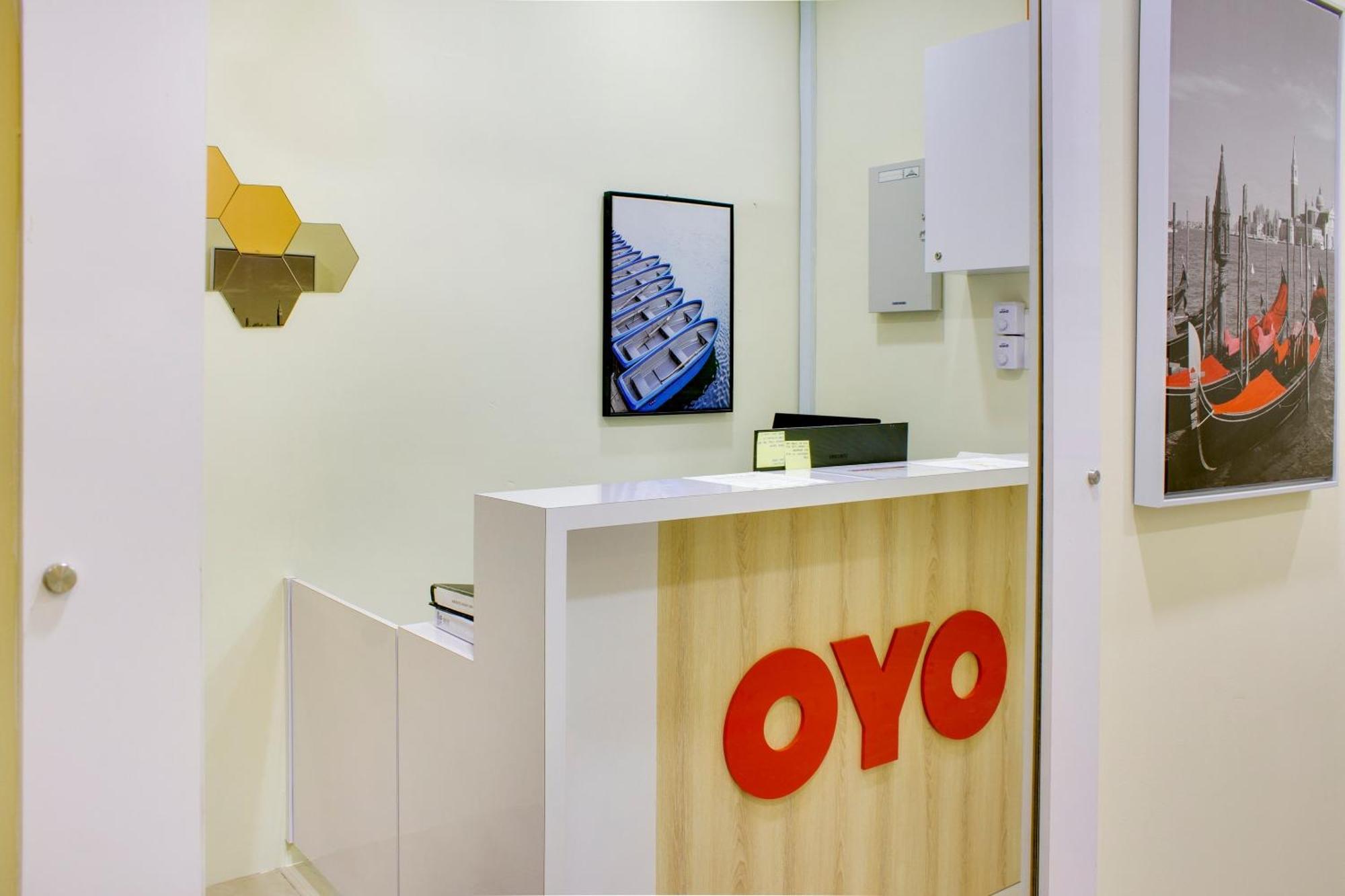 Oyo 90090 Roselyn Inn 2 Пасир Гуданг Екстериор снимка